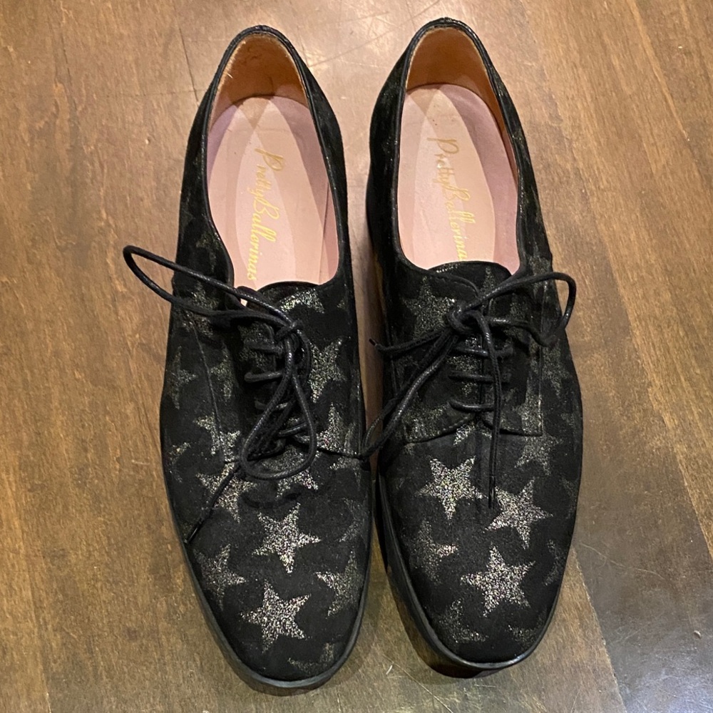 Pretty ballerina size 37 never worn !  Black and silver Starry Loafers
